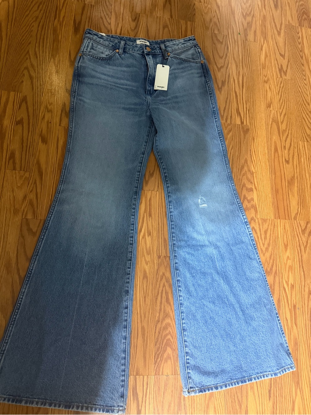 Wrangler Wanderer 622 Women’s Flared Jeans - Light Blue 30x34 NWT